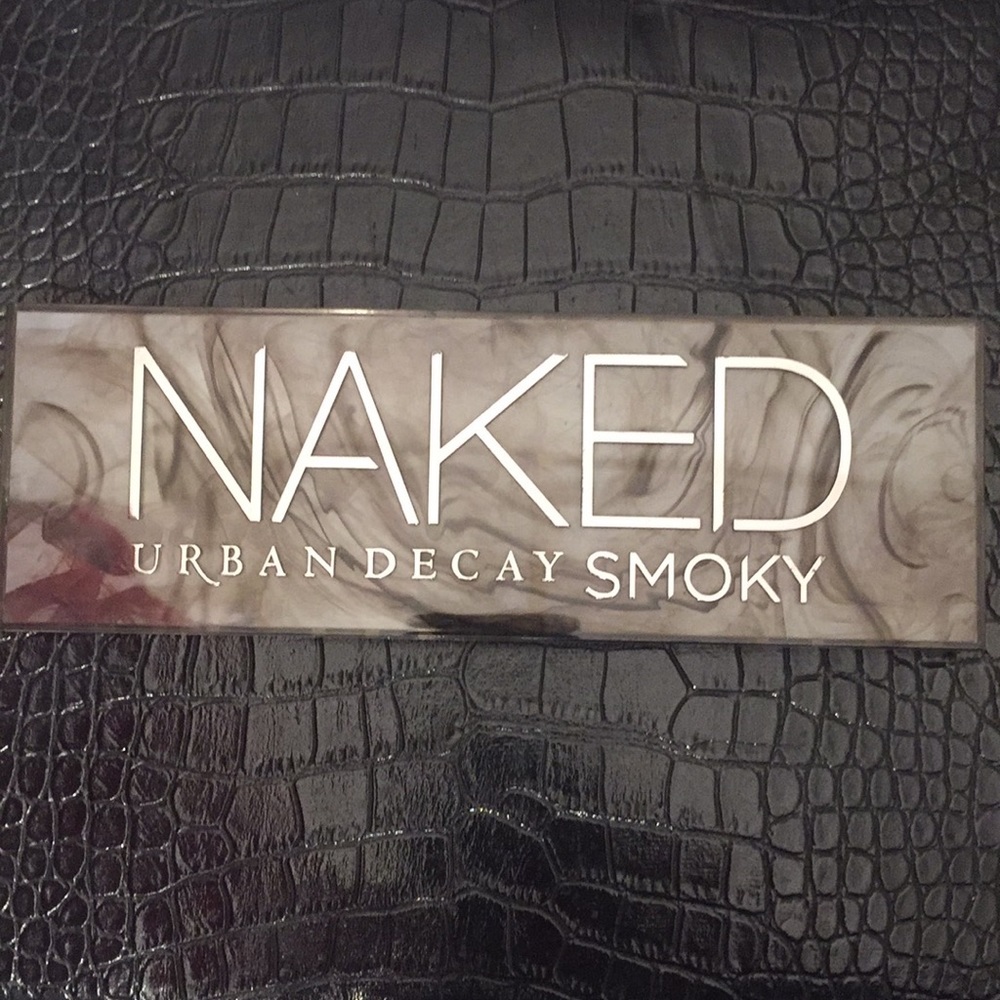 Urban Decay Naked Smokey eyeshadow palette